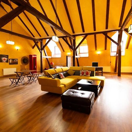 The Attic - Large Open-Space In The Old Town Of Brasov, Minutes Away From The Black Church Zewnętrze zdjęcie