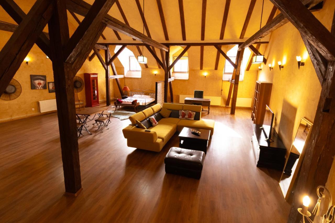 The Attic - Large Open-Space In The Old Town Of Brasov, Minutes Away From The Black Church Zewnętrze zdjęcie