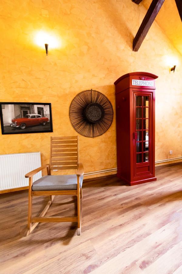 The Attic - Large Open-Space In The Old Town Of Brasov, Minutes Away From The Black Church Zewnętrze zdjęcie